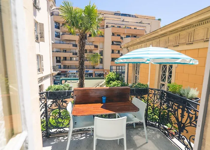 La Maioun Hostal