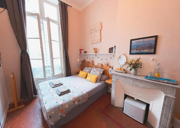 Hostal La Maioun *