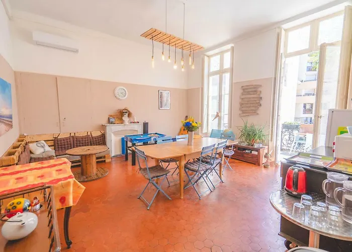 Hostal La Maioun *